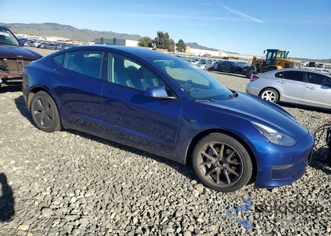 2023 Tesla Model 3 z USA, uszkodzony, nr VIN 5YJ3E1EA9PF451042